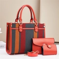Set di tre borse rosse con borsa a righe, pochette e portacarte con tracolla regolabile - Rosso