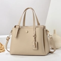 Sac à main beige chic en cuir grainé avec détails dorés et bandoulière amovible - Kaki
