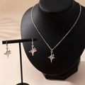 Elegante conjunto de collar y pendientes con estrella de cuatro puntas plateada - Plateado
