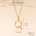 Detail of gold bamboo texture letter Q pendant with dimensions and weight info - Letter Q