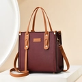 Bolso tote granate con asas marrones claros y textura de cuero con grano de litchi fino - Burdeos