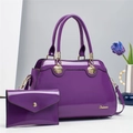 Set de bolsos en charol violeta brillante con herrajes dorados y logotipo - Morado