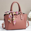 Elegante borsa a mano malva con trama litchi e decorazione di sciarpa in seta - Rosa