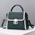 Bolso bandolera minimalista de cuero sintético verde oscuro y beige con broche dorado - Verde Oscuro