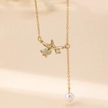 Elegante collar de rosa con circonitas brillantes y colgante de perla blanca dorada - Amarillo Dorado