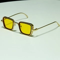 Occhiali da sole quadrati steampunk con montatura dorata e lenti gialle - Anello Marrone Con Cornice Dorata C23 Toppa Giallo Intenso
