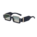 Lunettes de soleil rectangulaires rétro, monture noire, décor métal doré et verres dégradés - C4 Or Vert Jaune