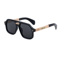 Gafas de sol de aviador polarizadas con varillas metálicas doradas y emblema de ala - Marco Negro Brillante Oro Lentes Grises (C1)