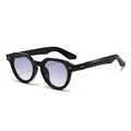 Lunettes de soleil rondes rétro noires avec verres dégradés et détails de rivets argentés - Monture noire Verres dégradés gris clair