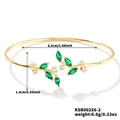 Bracciale rigido dorato a foglia di vite con gemme verdi e zirconi bianchi brillanti - 16K Verde