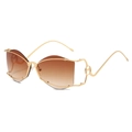 Lunettes de soleil papillon irrégulières dorées avec verres dégradés marron et logo M - Standard / Standard (incl. TVA 13 %) monture dorée avec verres dégradés marron