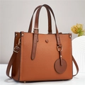 Borsa tote in pelle marrone con motivo litchi e tracolla regolabile dorata - Giallo Terra