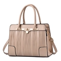 Elegante beige Handtasche aus PU-Leder mit Krokostruktur, goldener Ring-Schnalle und Schultergurt - Khaki