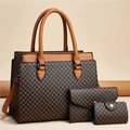Conjunto de tres bolsos marrones con estampado geométrico, bolso de mano y sobre - Café/Ocre-Patrón X