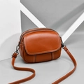 Sac bandoulière marron en cuir PU avec trois fermetures éclair et surpiqûres blanches - Marron