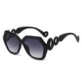 Occhiali da sole esagonali oversize alla moda con design delle stanghette a catena - Montatura Nera Doppia Lente Grigia