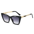 Modische Cateye-Sonnenbrille mit schwarzem Rahmen und goldene Bügel auf weißem Grund - Schwarzer Rahmen Doppelt Graue Linse