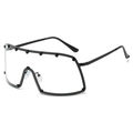 Lunettes de soleil oversize noires de style bouclier avec rivets et verres transparents - Monture Noire Verres Transparents