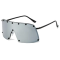 Gafas de sol de escudo oversize con lentes de espejo plateadas y remaches negros - Montura Negra Lentes de Espejo Plateadas