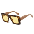 Oversized square sunglasses with tortoiseshell frames and pale yellow transparent lenses - Leopard Frame Yellow Lens