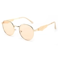 Retro-Oval-Sonnenbrille mit goldenem Metallrahmen und hellorangen Gläsern auf Weiß - Normal / Regulär (inkl. 13 % MwSt.) Goldener Rahmen Champagnerfarbene Gläser