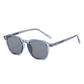 Modische hellblaue transparente geometrische Sonnenbrille mit grauen Gläsern und X-Logo - Blauer Rahmen Graue Linsen