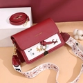 Borsa a tracolla rossa e bianca con ricamo a cane e doppie tracolle rimovibili - Rosso