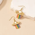 Orecchini UFO minimalisti con strisce colorate arcobaleno e finitura dorata da donna - Stile Disco Volante UFO (E001-UFO)