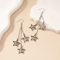 Franse vintage zilveren ster oorringen met lange kwastjes op een minimalistisch decor - Antiek Zilver (E006-Star)