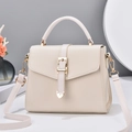 Sac bandoulière élégant blanc crème avec grain litchi et détails dorés brillants - Blanc Cassé