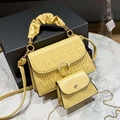 Bolso de piel acolchada amarilla con hebilla de perlas y mini monedero a juego - Amarillo