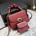 Conjunto de bolsos acolchados burdeos con hebilla de perlas y asa trenzada elegante - Burdeos