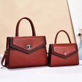 Set borsa tote a busta retrò bordeaux con fibbia in metallo e finitura in pelle - Rosso