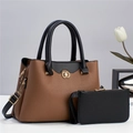 Set borsa tote due pezzi bicolore in pelle sintetica a grana con logo dorato - Cachi