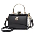 Borsa in vernice nera con manico dorato e fibbia decorata con cristallo lucido - Nero