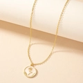 Elegante collar con colgante de rosa dorada y esmalte rosa en cadena minimalista - X46-Flor de Rosa