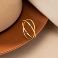 Bague double couche croisée minimaliste en finition dorée polie pour femmes - Doré