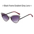 Cat-Eye-Sonnenbrille mit schwarzem Metallrahmen, dunkelroten Bügeln und grauen Verlaufsgläsern - Schwarzer Rahmen Grauer Verlaufsglas