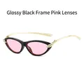 Occhiali da sole cat-eye con montatura nera lucida, lenti rosa e stanghette in metallo dorato - Montatura Nero Lucido Lenti Rosa