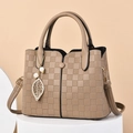 Grand sac à main kaki pour femme avec texture à carreaux et breloque perle et feuille - Kaki