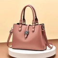Sac à main minimaliste en cuir PU rose poudré avec fermoir floral et bandoulière - Rose