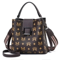 Sac seau en cuir marron avec motifs monogrammes et bandoulière rayée colorée - Modèle M Couronne (MAANXING)