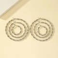 Tre paia di orecchini a cerchio ritorti color argento in taglie S, M e L - Set da 3 pezzi / Argento