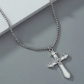 Collana con ciondolo a croce gotica d'argento e catena veneziana per uomo e donna - Oro Bianco
