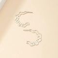 Boucles d'oreilles créoles C argentées style punk avec lettres LOVE et bords ondulés - Or Blanc