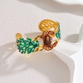Vergoldetes 18k Edelstahl-Armreif mit Krabben- und grünen Korallenmotiven im Meeresdesign - Braun