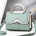 Borsa a tracolla moderna bicolore verde menta e beige con manici rotondi in oro - Verde