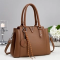 Sac cabas en cuir grainé marron foncé avec boucle en métal argenté et poignées supérieures - Marron