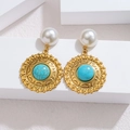 Boucles d'oreilles rétro en or 18k et inox avec perles blanches et pendentif turquoise - Disque à Relief Ondulé (Style G)