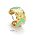 Detail van een 18k gouden onregelmatige ring met groen emaille golfpatronen - Groen